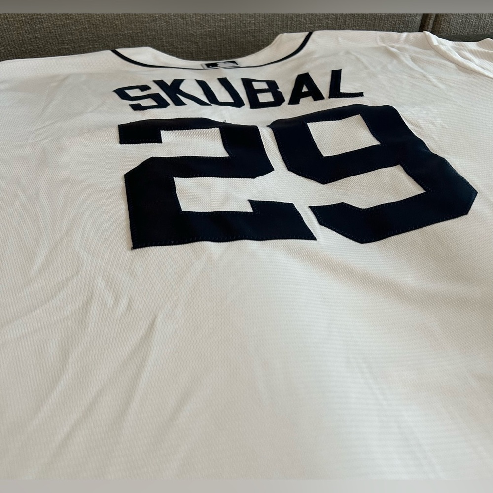 Nike Authentic Detroit Tigers Tarik Skubal #29 MLB White Jersey Men’s Size: XL - Picture 7 of 7